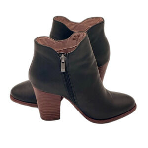 Halogen Brynn Black Leather Ankle Boot – Women’s Size 6.5